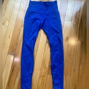 Lululemon wunder under - size 6
